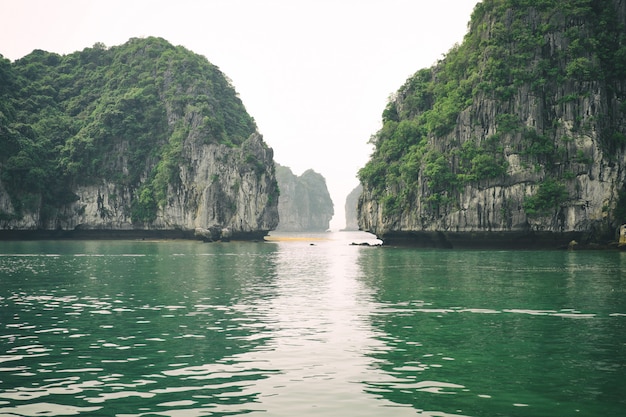 Piękny Krajobraz W Ha Long Bay