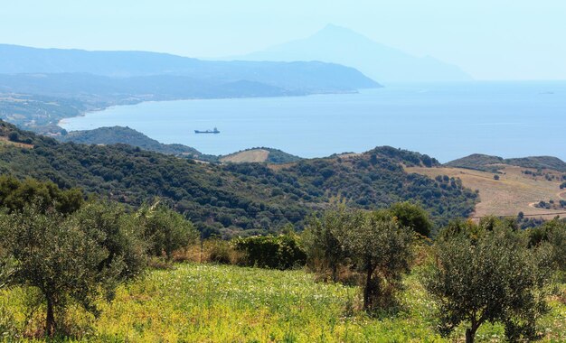 Piękny Letni Krajobraz, Widok Od Wybrzeża Półwyspu Athos (halkidiki, Grecja).