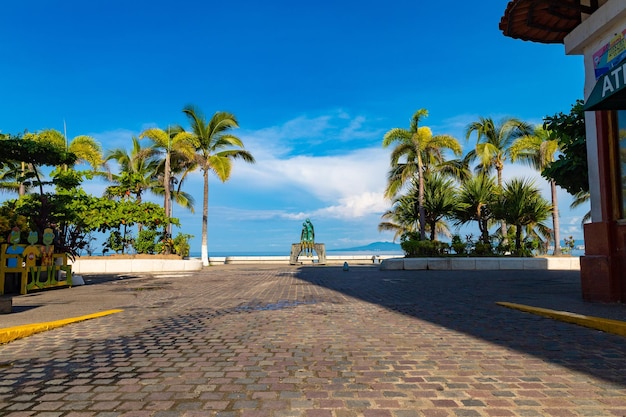 Piękny poranek promenady Puerto Vallarta