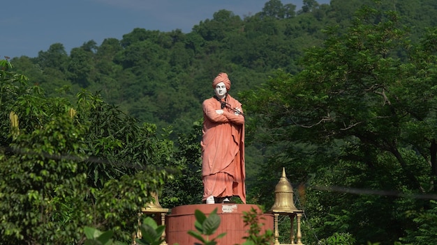 Piękny posąg Swamiego Vivekanandy