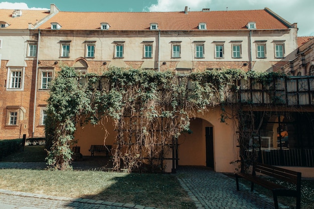 Piękny stary budynek, bezpośredni widok?