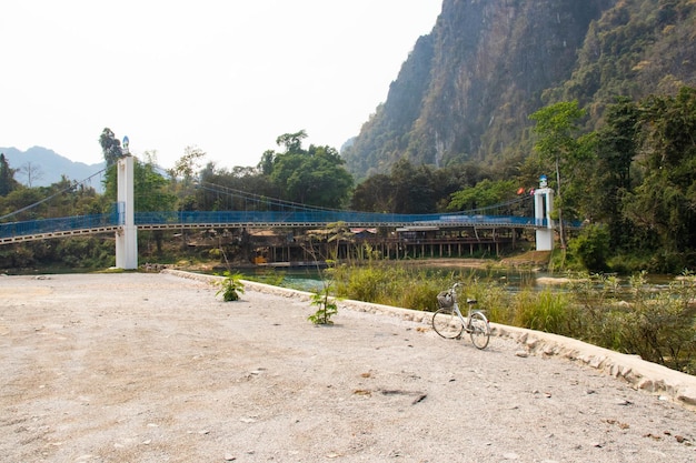 Piękny widok na Blue Bridge znajdujący się w Vang Vieng Laos
