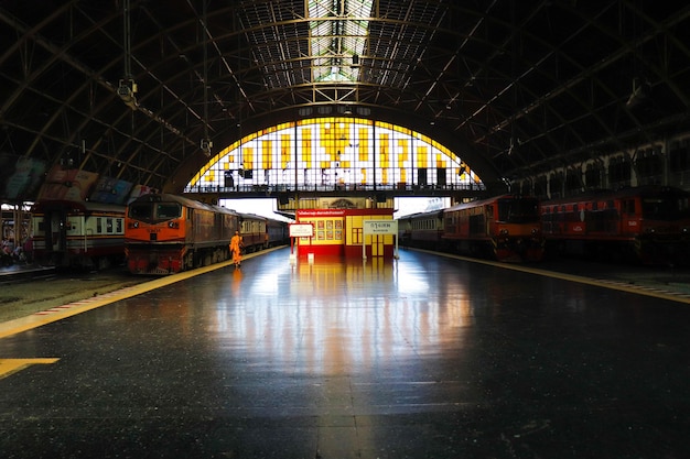 Piękny widok na dworzec kolejowy w Bangkoku w Tajlandii