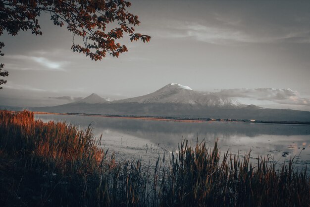 Piękny widok na górę Ararat z Armenii