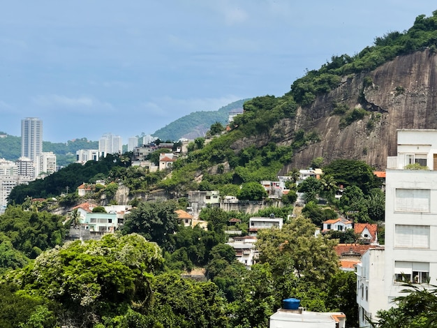 Zdjęcie piękny widok na górę sugarloaf morro do pao de acucar baia de guanabara