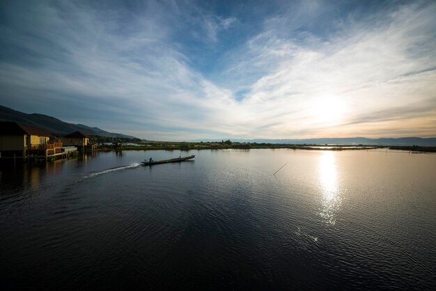 Piękny widok na jezioro Inle Myanmar