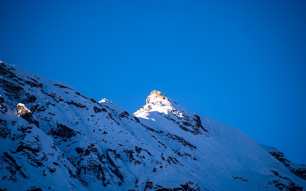 Piękny Widok Na Krajobraz Pasma Mount Himalchuli W Gorkha, Nepal.