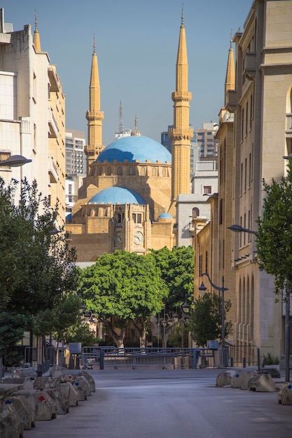 Piękny widok na meczet Mohammada Al-Amina i centrum Bejrutu, Liban