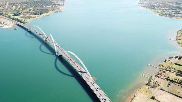 Piękny widok na most JK znajdujący się w brazylijskiej stolicy Brazylii