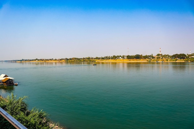 Piękny widok na panoramę miasta Nong Khai w Tajlandii