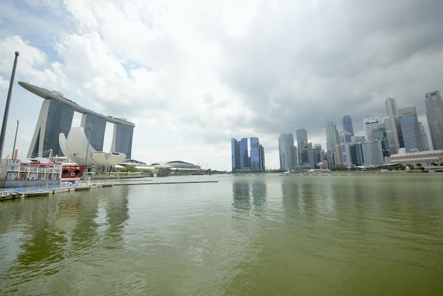 Piękny widok na panoramę Singapuru