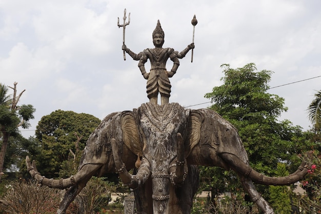 Piękny widok na Park Buddy znajdujący się w Vientiane Laos