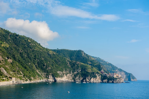 Piękny widok na park Cinque Terre, Włochy