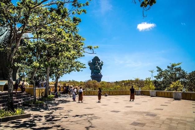 Piękny widok na park GWK Garuda Wisnu Kencana położony na Bali w Indonezji