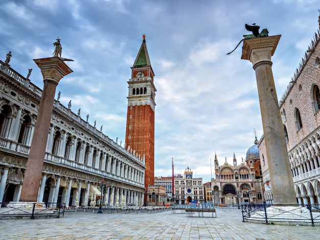 Piękny widok na "Piazza San Marco" w Wenecji we Włoszech