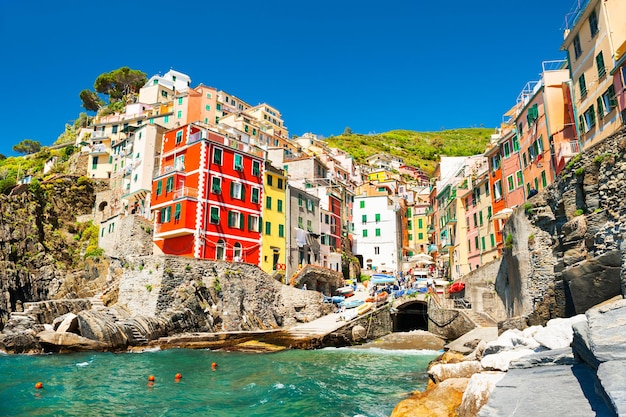 Piękny widok na Riomaggiore, park narodowy Cinque Terre, Włochy