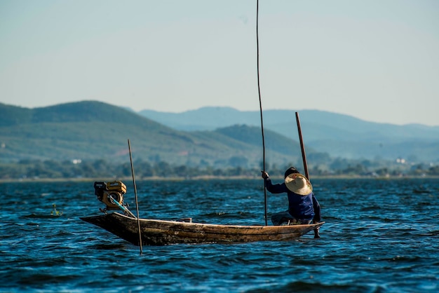 Piękny widok na rybaka w Inle Lake Myanmar