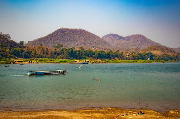 Piękny widok na rzekę Mekong w mieście Luang Prabang Laos