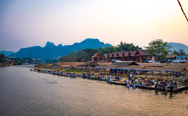 Piękny Widok Na Rzekę Nansong Położoną W Vang Vieng Laos