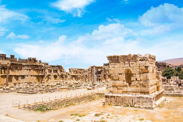 Piękny widok na rzymskie ruiny Baalbek w Baalbek, Liban