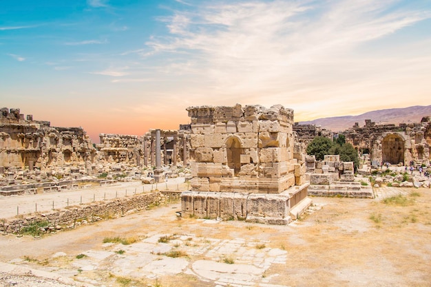 Piękny widok na rzymskie ruiny Baalbek w Baalbek, Liban