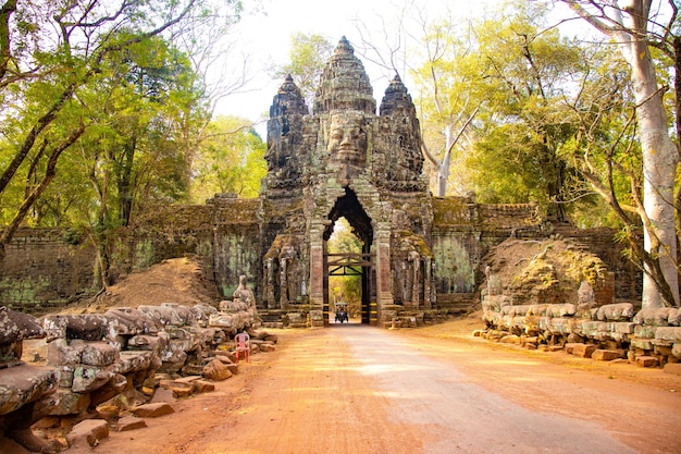 Piękny widok na świątynię Angkor Wat znajdującą się w Kambodży Siem Reap