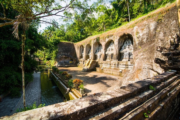 Piękny widok na świątynię Gunung Kawi znajdującą się na Bali w Indonezji