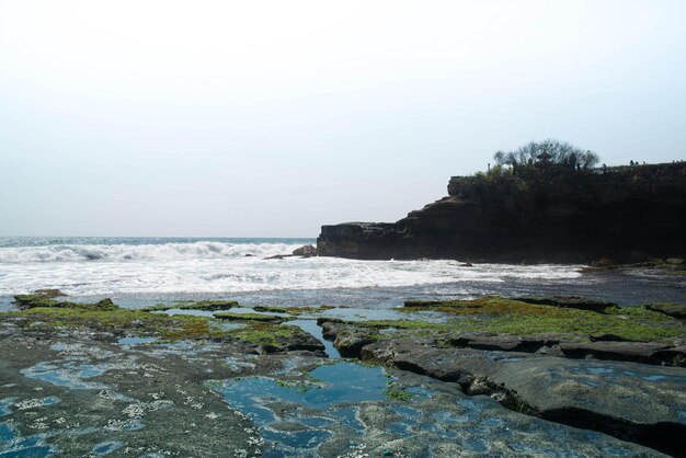 Piękny widok na świątynię Tanah Lot znajdującą się na Bali w Indonezji