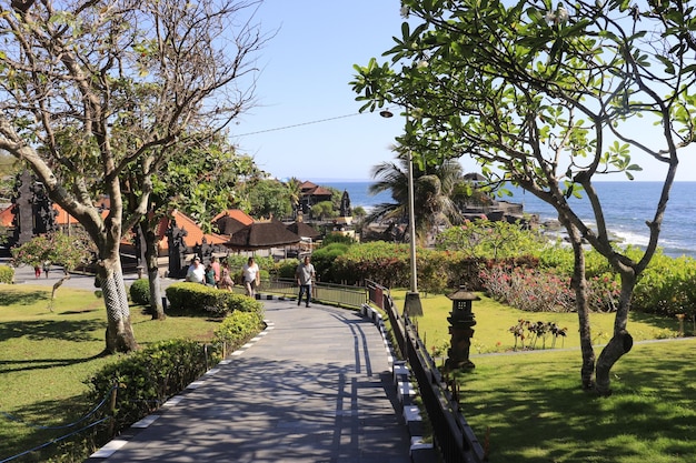 Piękny widok na świątynię Tanah Lot znajdującą się na Bali w Indonezji