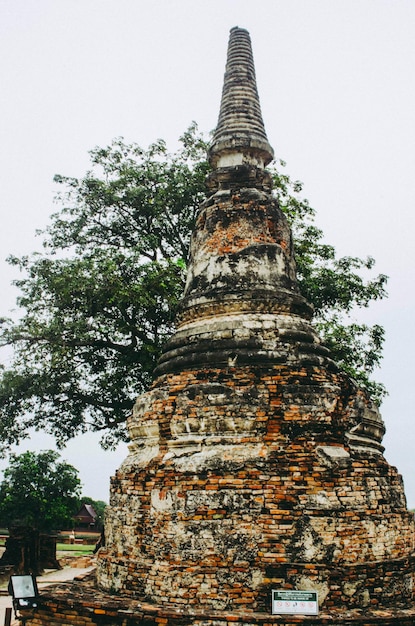 Piękny widok na świątynię Wat Chaiwatthanaram znajdującą się w Ayutthaya Thailand