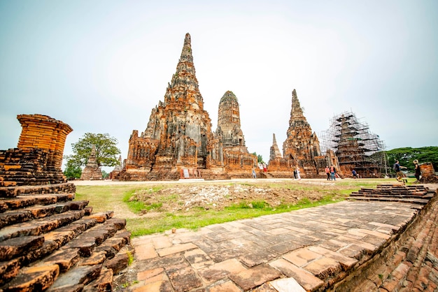 Piękny widok na świątynię Wat Chaiwatthanaram znajdującą się w Ayutthaya Thailand