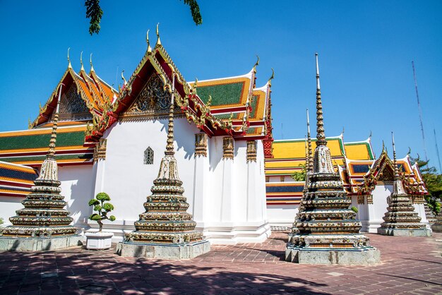 Piękny widok na świątynię Wat Pho znajdującą się w Bangkoku w Tajlandii