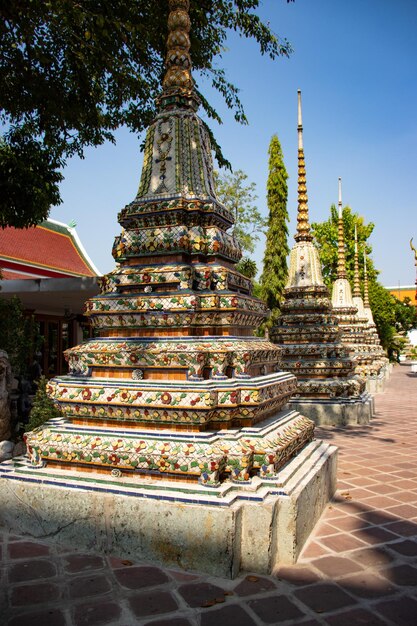 Piękny widok na świątynię Wat Pho znajdującą się w Bangkoku w Tajlandii