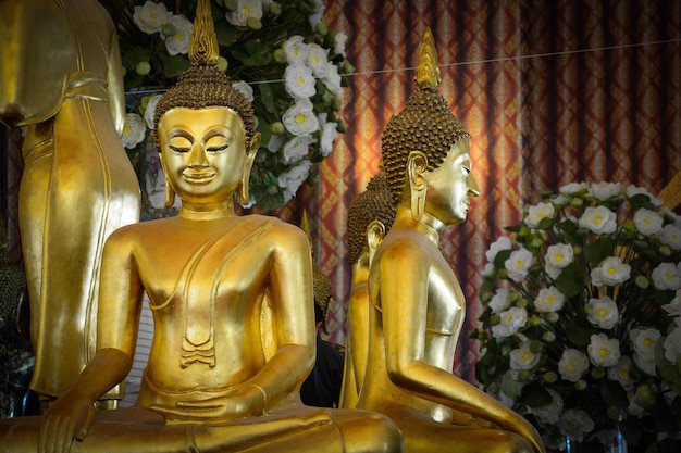 Piękny widok na świątynię Wat Songkran znajdującą się w Bangkoku w Tajlandii