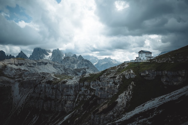 Piękny widok na „tre cime di lavaredo”