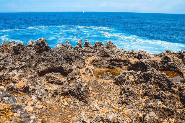 Piękny widok na Waterblow w Nusa Dua Beach Bali Indonezja