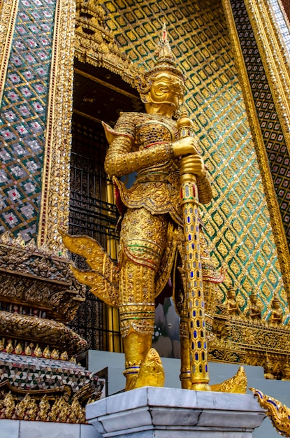 Piękny widok na Wielki Pałac Świątyni Wat Phra Kaew w Bangkoku Tajlandia