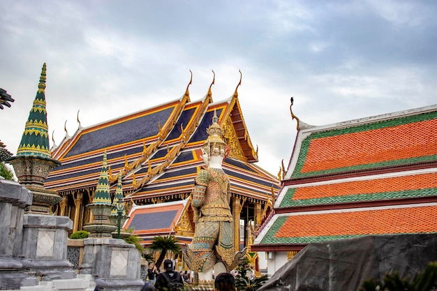 Piękny widok na Wielki Pałac Świątyni Wat Phra Kaew w Bangkoku Tajlandia