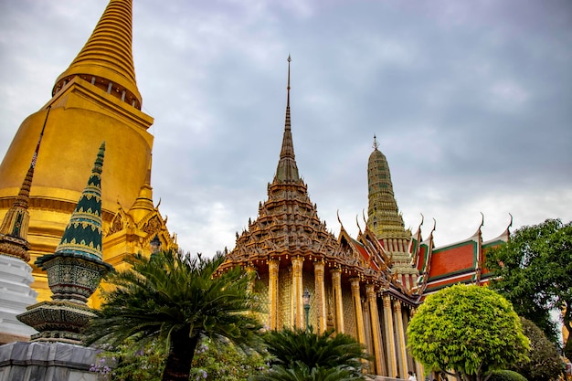 Piękny widok na Wielki Pałac Świątyni Wat Phra Kaew w Bangkoku Tajlandia