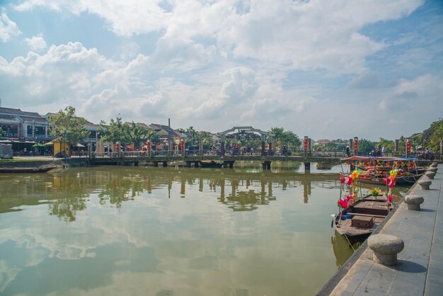 Piękny widok panoramiczny na miasto Hoi An w Wietnamie