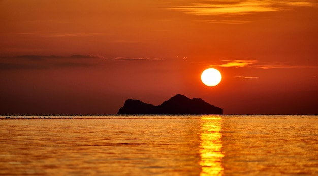 Piękny Zachód Słońca Na Koh Phangan W Tajlandii