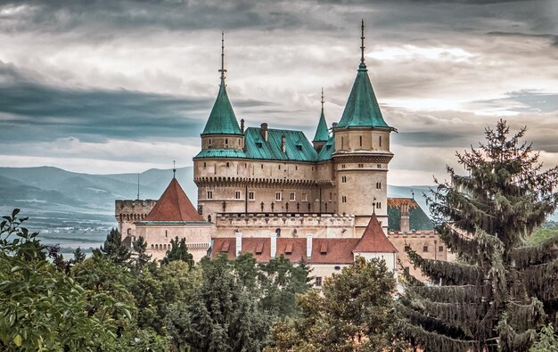 Piękny zamek Bojnice na Słowacji