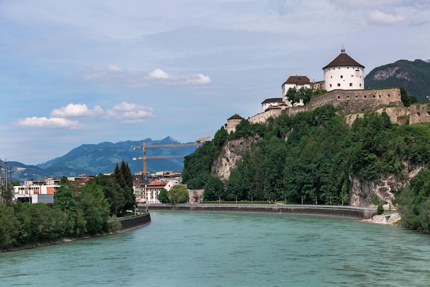 Piękny zamek w Austrii Kufstein