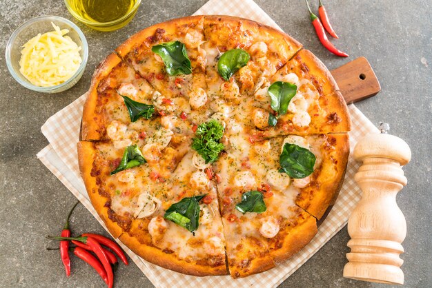 pikantna krewetkowa pizza (Tom Yum)