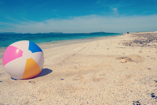 Piłka Plażowa W Klasycznym Tonie