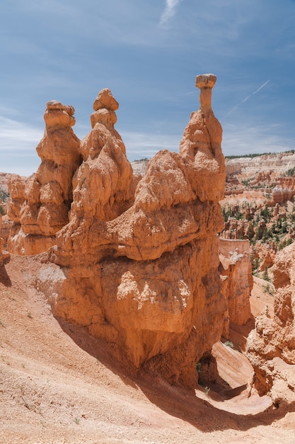 Pionowe Ujęcie Parku Narodowego Bryce Canyon W Bryce, Usa