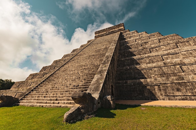 Piramida Chichen-Itza na Jukatanie w Meksyku