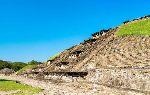 Piramida na stanowisku archeologicznym El Tajin, światowe dziedzictwo UNESCO w Meksyku