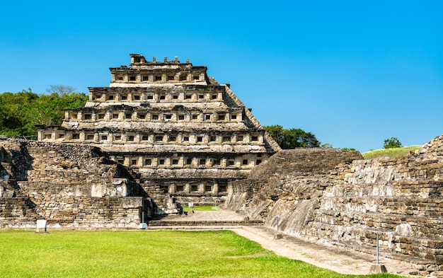 Piramida Nisz w El Tajin, prekolumbijskim stanowisku archeologicznym w południowym Meksyku