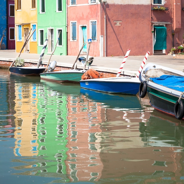 Pitoresque malowane domy w Burano Isle, Wenecja, Włochy